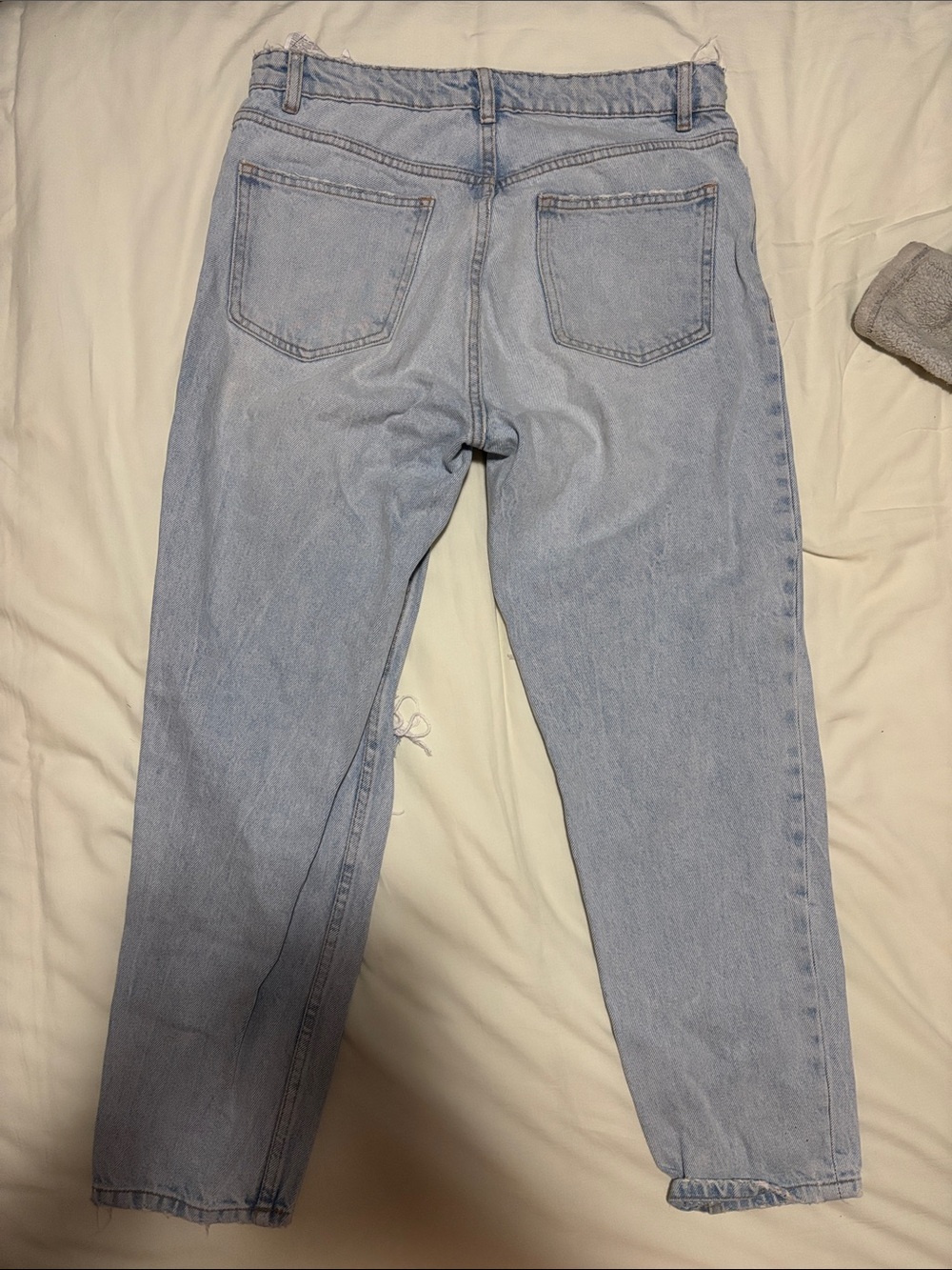 2/$20 ZARA Light Wash Distressed Women’s Jeans - Casual Ripped Denim - Picture 3 of 3